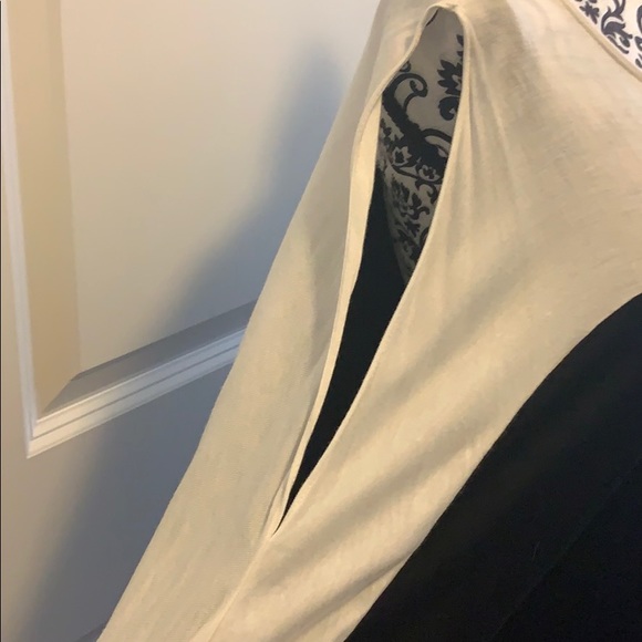 Rounded neckline cold shoulder long sleeve top - Picture 3 of 8